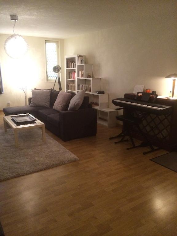 L'Appartement De La Maison Du Theatre Saint Bonnet Bourges Phòng bức ảnh